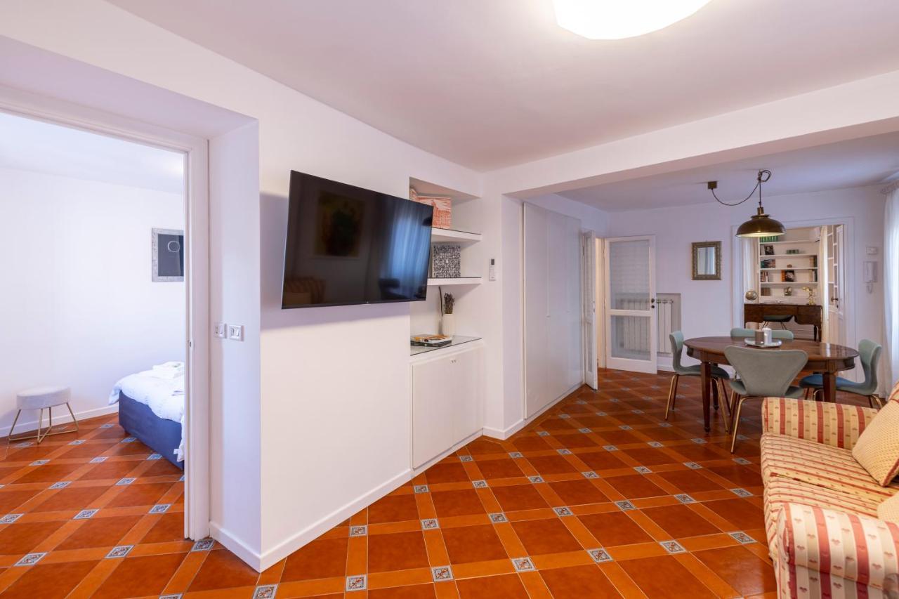 Parlamento Luxury Apartment Roma Exterior foto