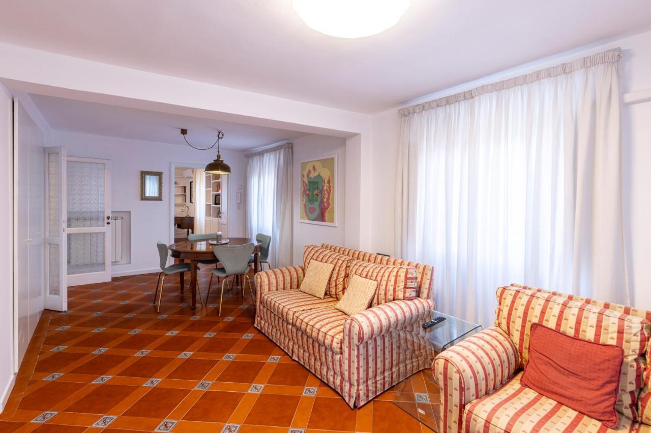 Parlamento Luxury Apartment Roma Exterior foto
